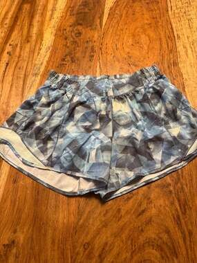 Lululemon Hotty Hot Low-Rise Lined Short 4" in Crystallized Wave Blue Multi